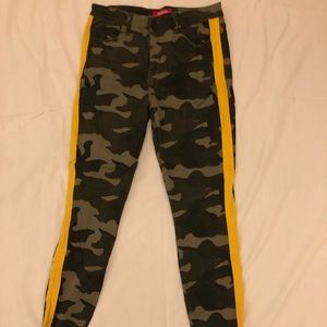 Guess Camouflage strip pant